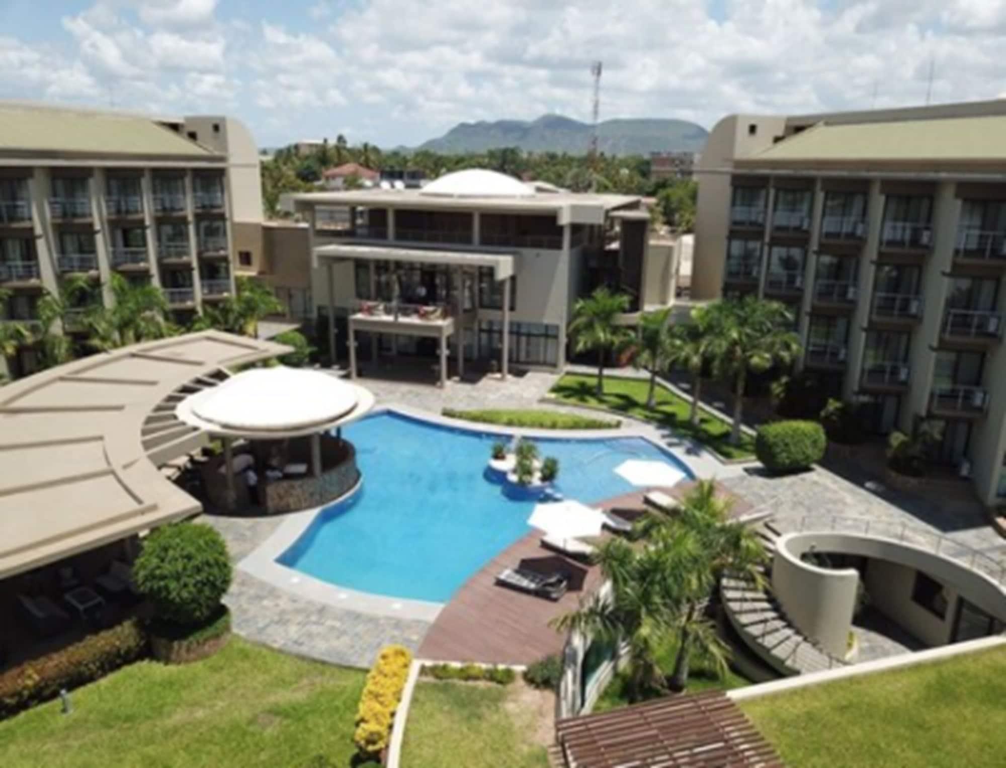 Hotel Vip Executive Tete Exterior photo