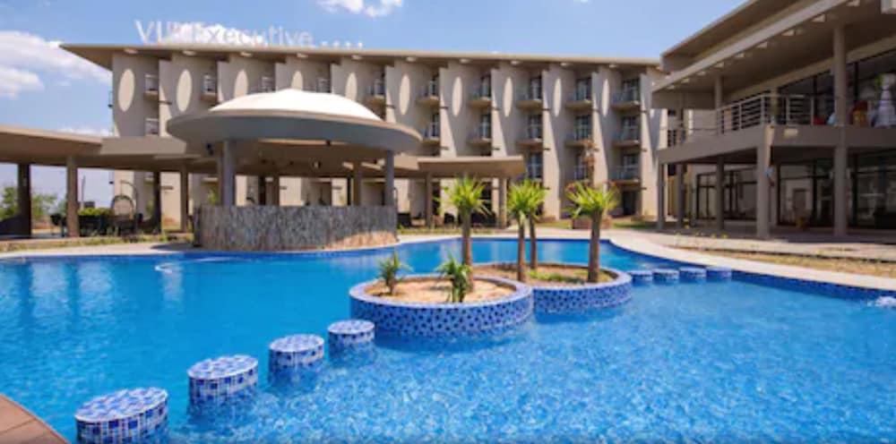 Hotel Vip Executive Tete Exterior photo